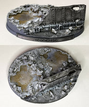 Load image into Gallery viewer, 120mm Oval City Wall Scenic Base